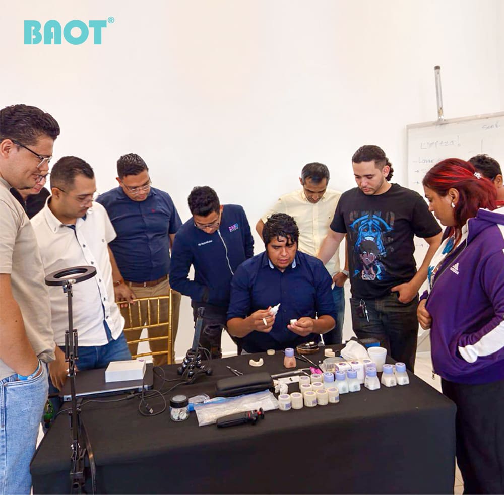 Masterclass em Porcelana Dentária com Ernesto Larios Montano na Nicarágua